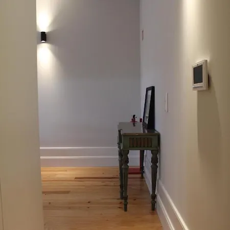 Coliseum Apartment